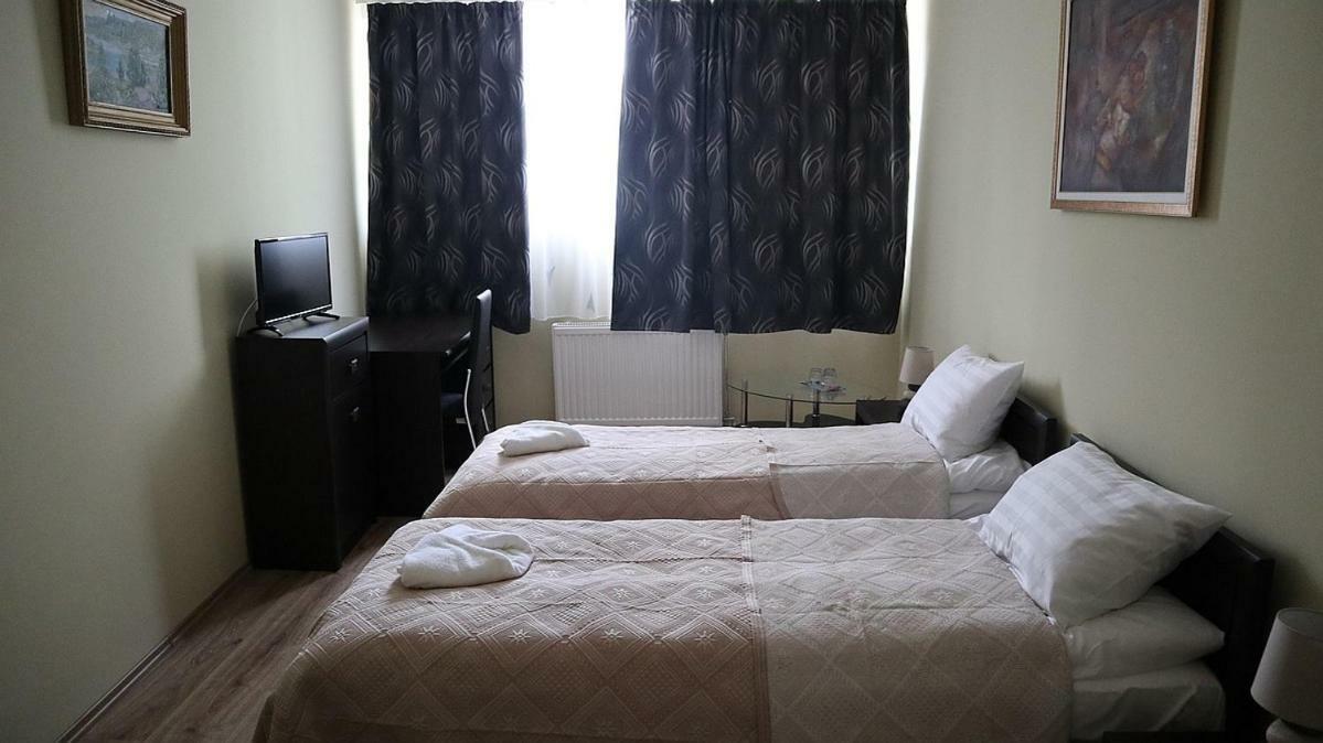 Hotel Szlovák Panzió Bekescsaba Exterior foto